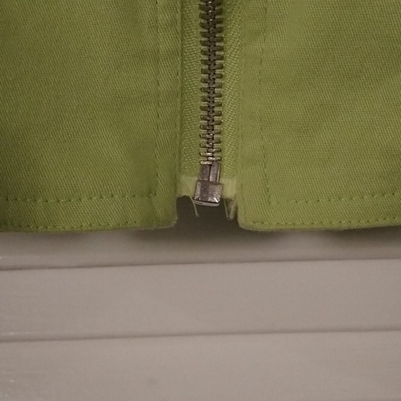 Lime green jacket with hand painted pocket details - Picture 3 of 4